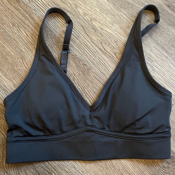 Fabletics Charcoal Gray Sports Bra - Picture 1 of 5